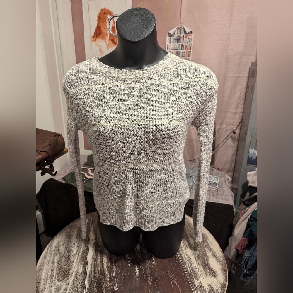 Hippie Rose gray and white striped long sleeve light sweater size small